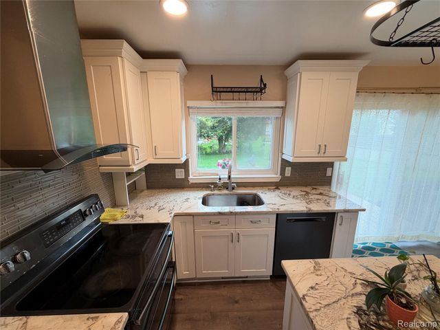 229 Wainwright Street, Novi, MI 48377
