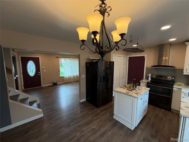 229 Wainwright Street, Novi, MI 48377