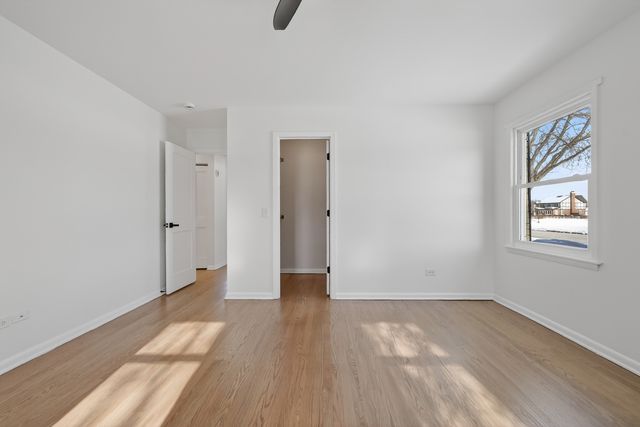 6 W Cypress Street, Arlington Heights, IL 60005