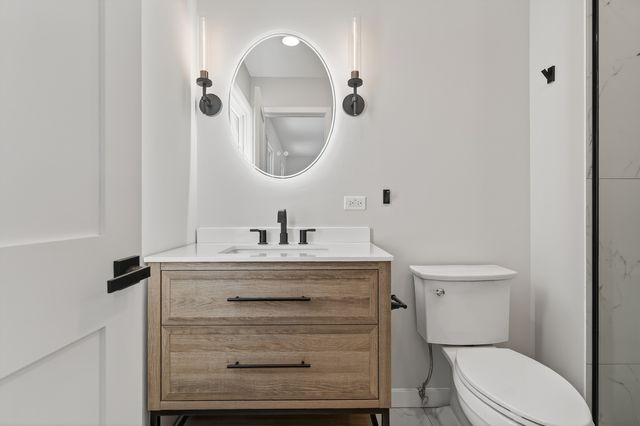 6 W Cypress Street, Arlington Heights, IL 60005