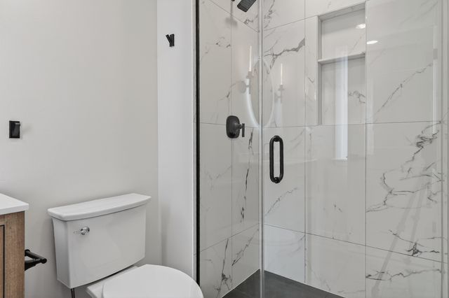 6 W Cypress Street, Arlington Heights, IL 60005