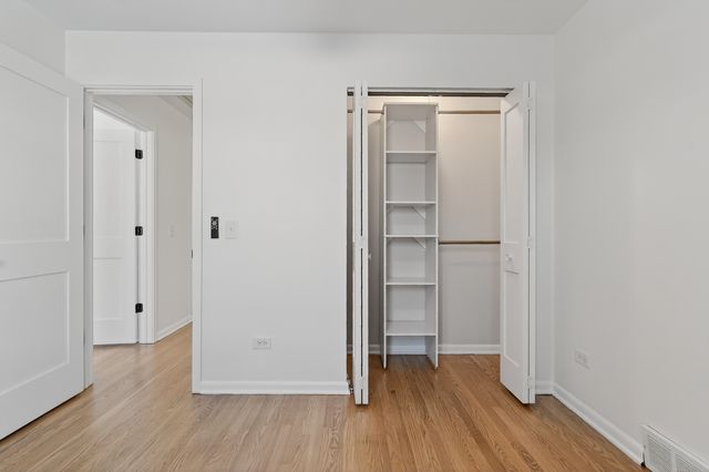 6 W Cypress Street, Arlington Heights, IL 60005