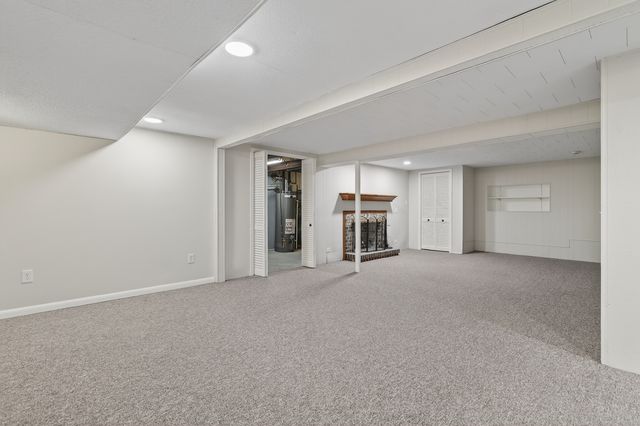 6 W Cypress Street, Arlington Heights, IL 60005