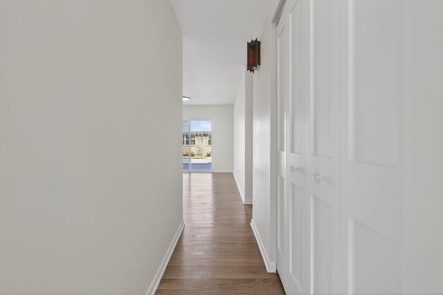 6 W Cypress Street, Arlington Heights, IL 60005