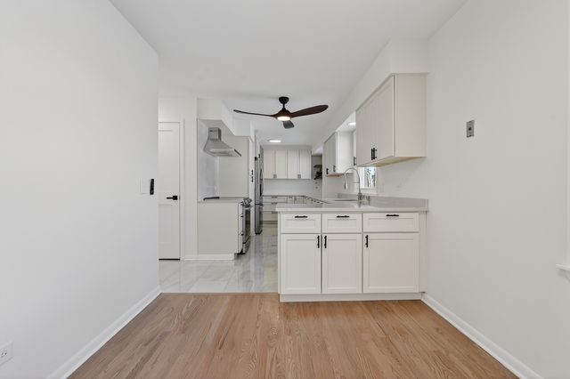 6 W Cypress Street, Arlington Heights, IL 60005