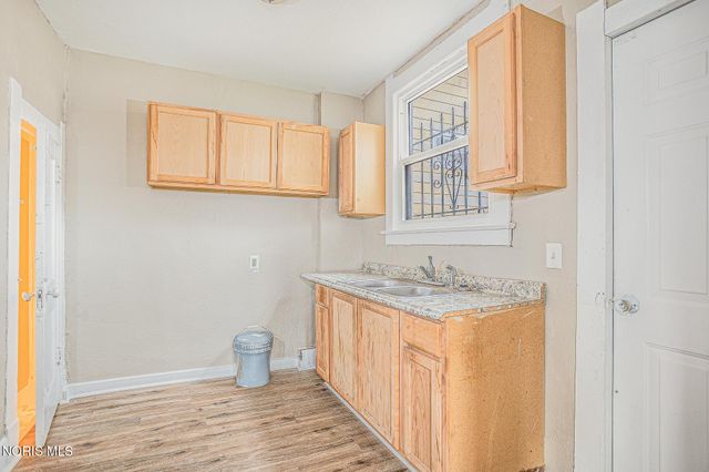 1110 Montrose Avenue, Toledo, OH 43607