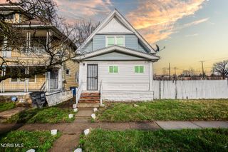 1110 Montrose Avenue, Toledo, OH 43607