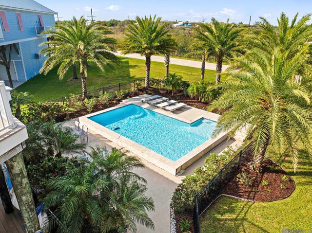 47 Queen Bess, Grand Isle, LA 70358