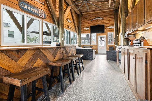 47 Queen Bess, Grand Isle, LA 70358