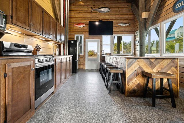 47 Queen Bess, Grand Isle, LA 70358