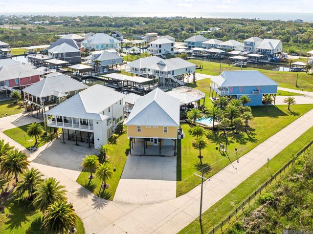 47 Queen Bess, Grand Isle, LA 70358