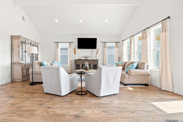 47 Queen Bess, Grand Isle, LA 70358