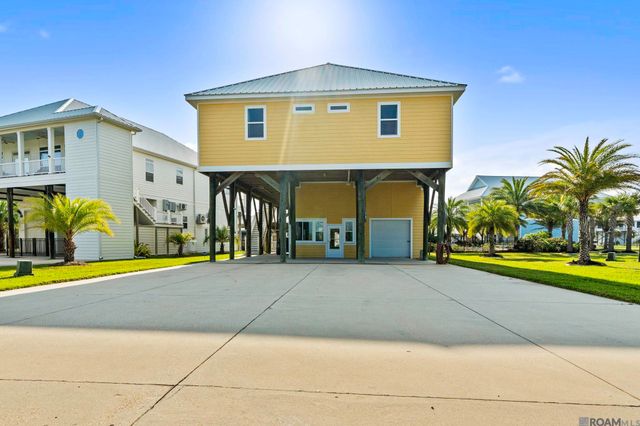 47 Queen Bess, Grand Isle, LA 70358