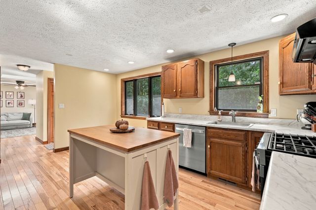 60 Bailey Road, Dracut, MA 01826