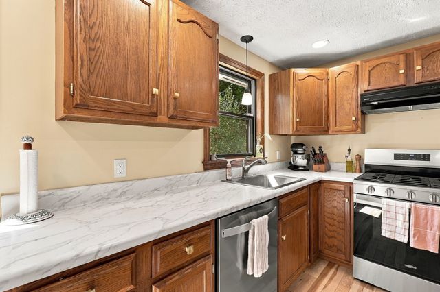 60 Bailey Road, Dracut, MA 01826