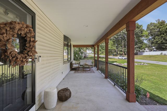 60 Bailey Road, Dracut, MA 01826