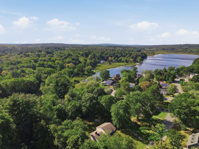 60 Bailey Road, Dracut, MA 01826