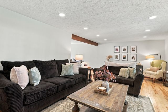 60 Bailey Road, Dracut, MA 01826