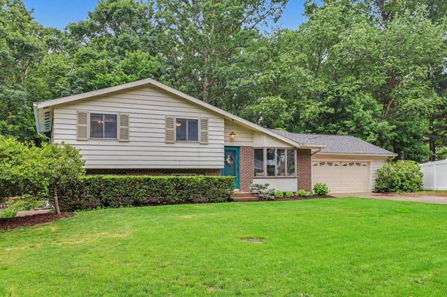 4818 Kittery Drive NW, Comstock Park, MI 49321