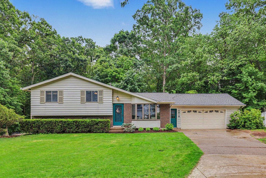 4818 Kittery Drive NW, Comstock Park, MI 49321