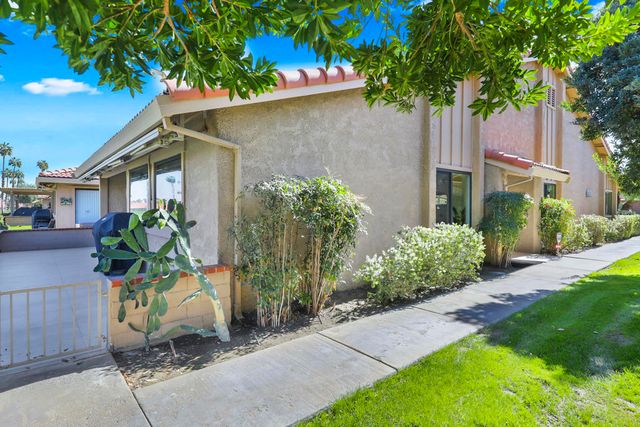 96 Conejo Circle, Palm Desert, CA 92260