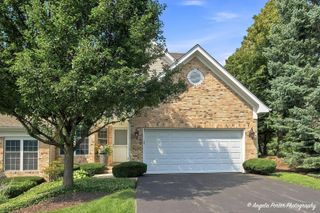 194 Red Top Drive, Libertyville, IL 60048