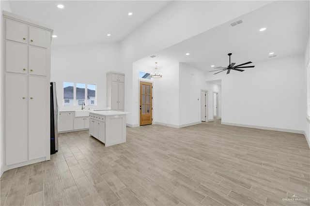 1117 E Costa Del Sol Avenue, Edinburg, TX 78542