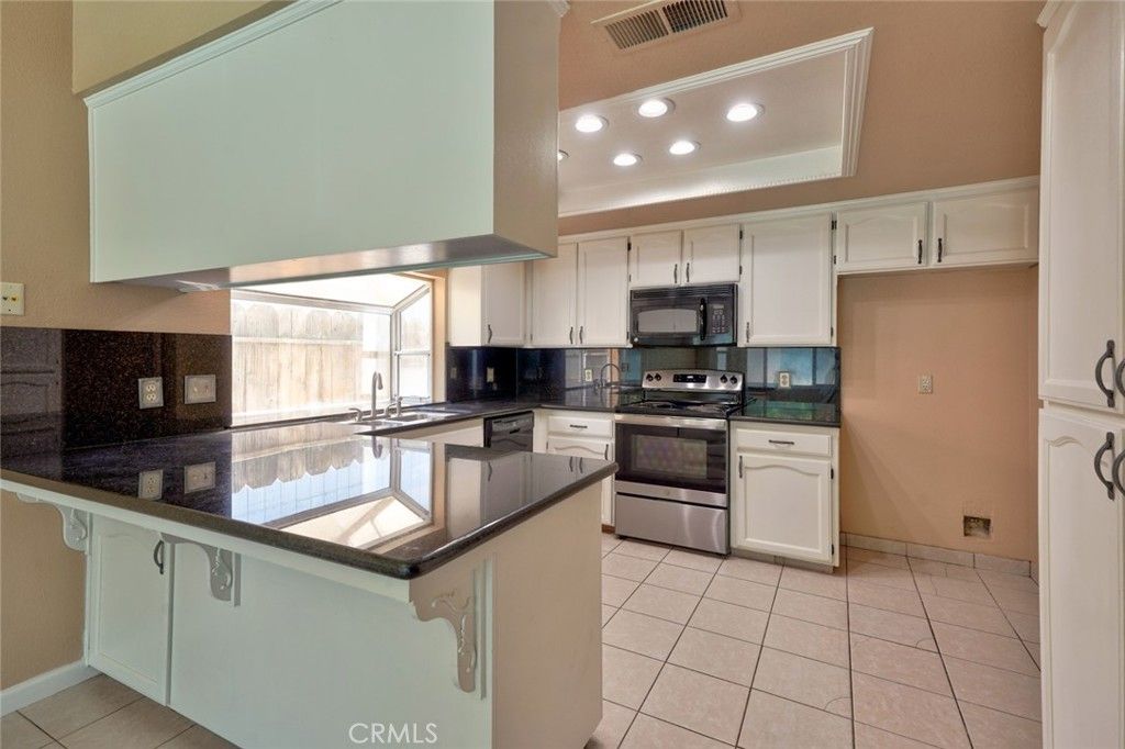 Image 18 of property listing at 1111 E Donna Drive, Merced, CA 95340
