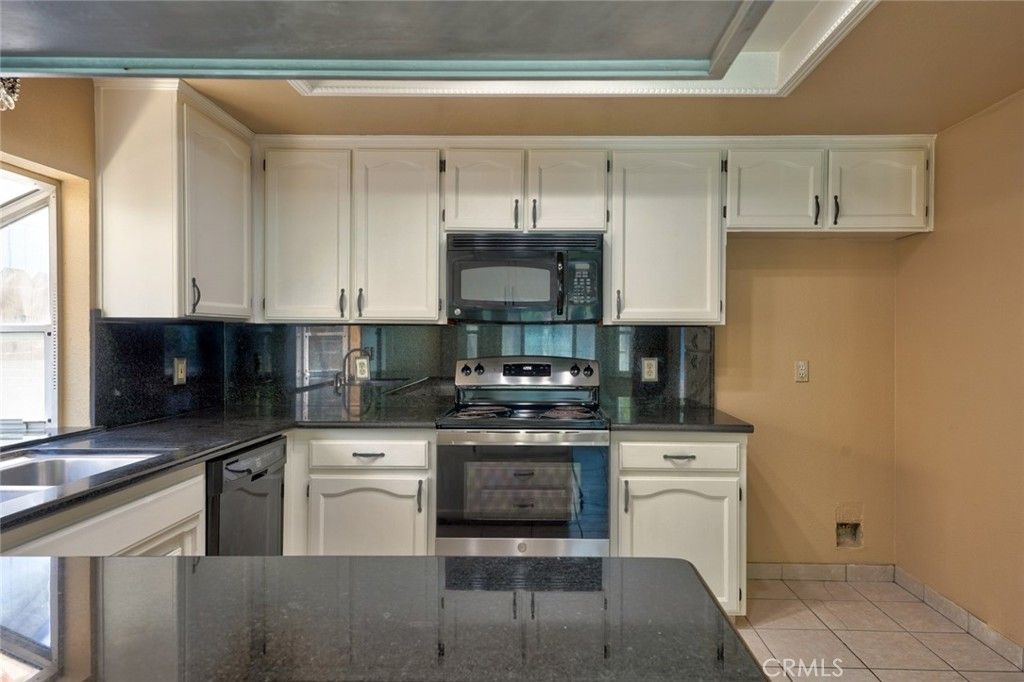 Image 19 of property listing at 1111 E Donna Drive, Merced, CA 95340