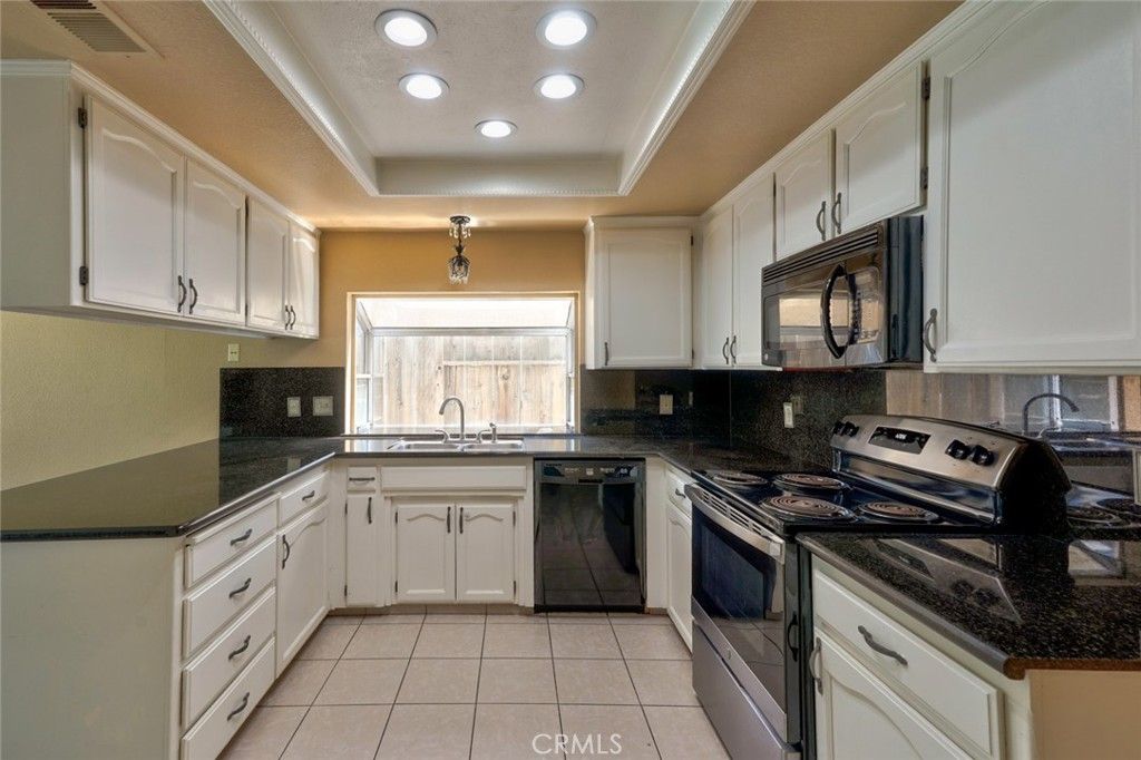Image 20 of property listing at 1111 E Donna Drive, Merced, CA 95340