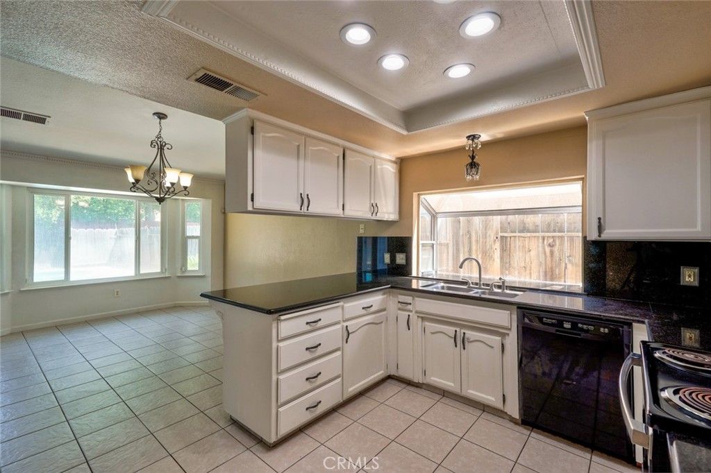 Image 21 of property listing at 1111 E Donna Drive, Merced, CA 95340