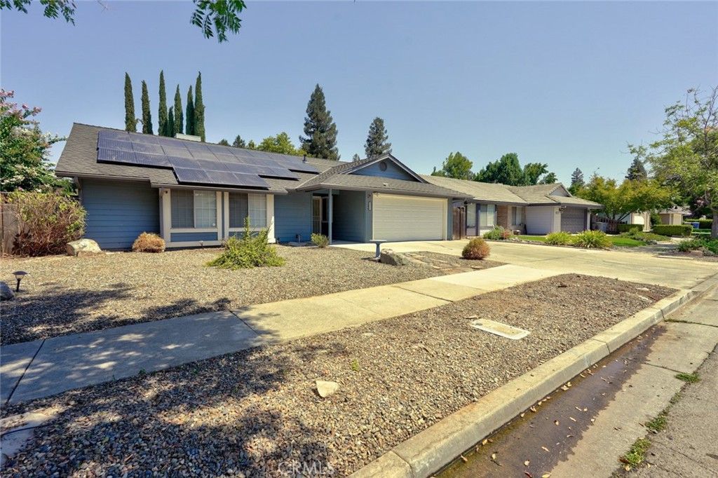 Image 3 of property listing at 1111 E Donna Drive, Merced, CA 95340