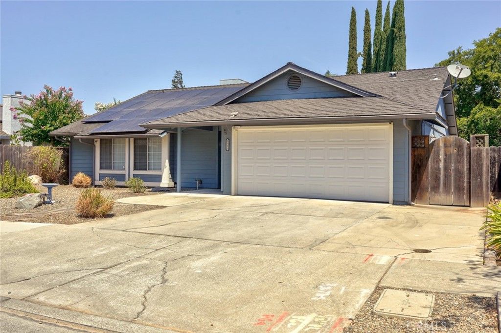 Image 5 of property listing at 1111 E Donna Drive, Merced, CA 95340