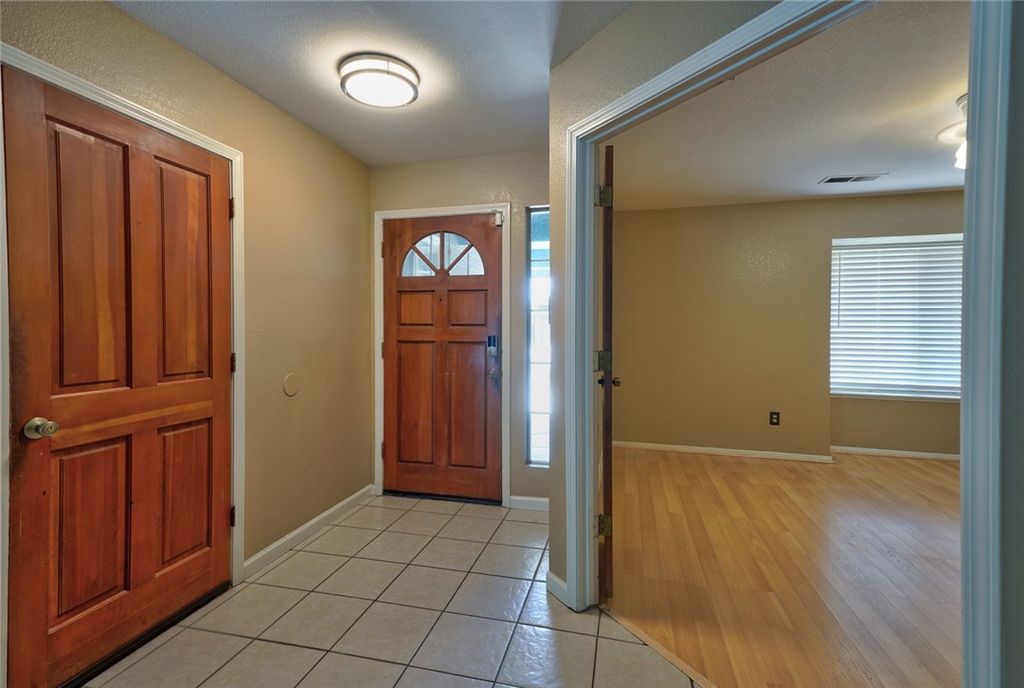 Image 7 of property listing at 1111 E Donna Drive, Merced, CA 95340