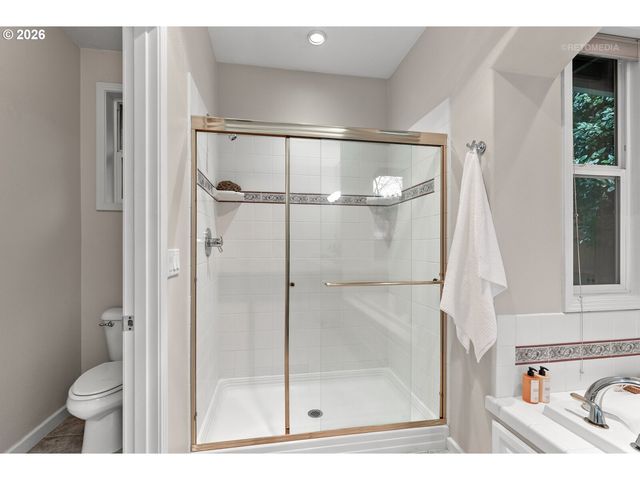 2625 Sw 75TH Ter, Portland, OR 97225