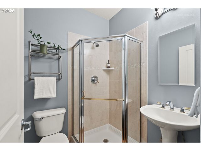 2625 Sw 75TH Ter, Portland, OR 97225