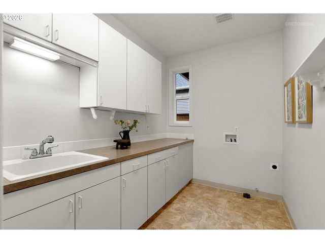 2625 Sw 75TH Ter, Portland, OR 97225