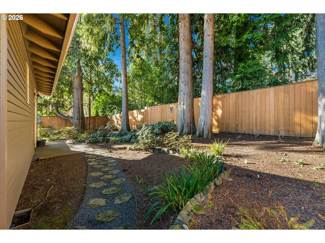 2625 Sw 75TH Ter, Portland, OR 97225