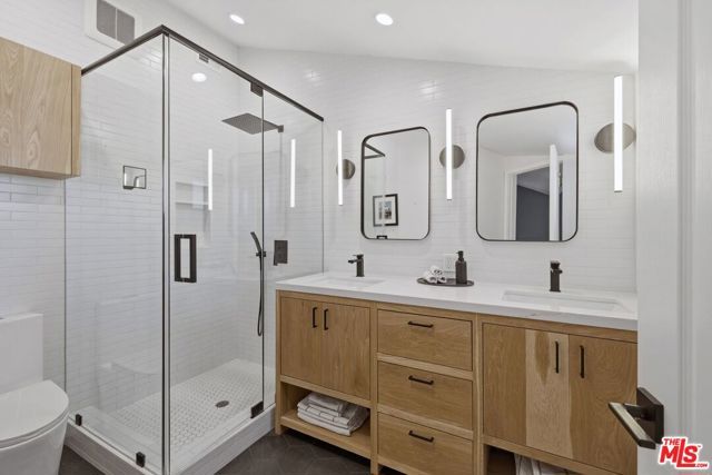 5208 Woodman Ave. Avenue, Sherman Oaks, CA 91401