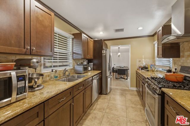 5208 Woodman Ave. Avenue, Sherman Oaks, CA 91401