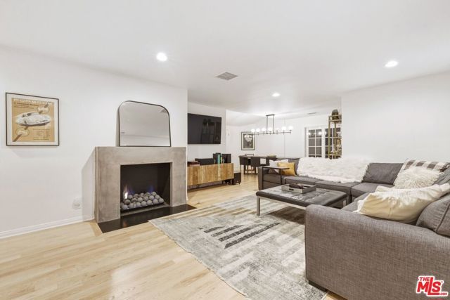 5208 Woodman Ave. Avenue, Sherman Oaks, CA 91401