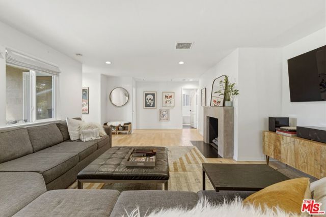 5208 Woodman Ave. Avenue, Sherman Oaks, CA 91401