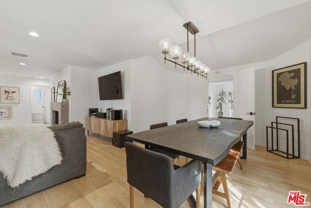 5208 Woodman Ave. Avenue, Sherman Oaks, CA 91401