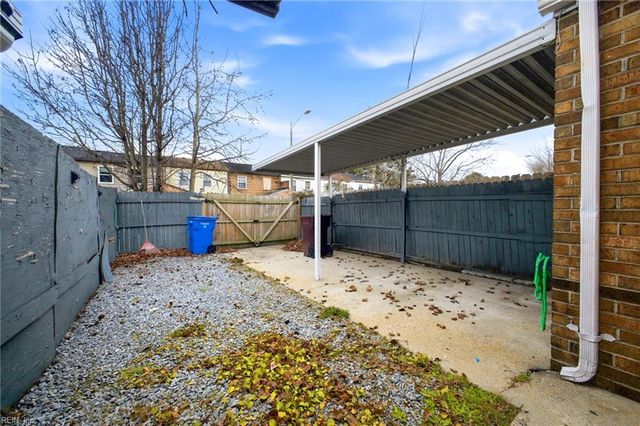 3965 Holly Cove Dr, Chesapeake, VA 23321