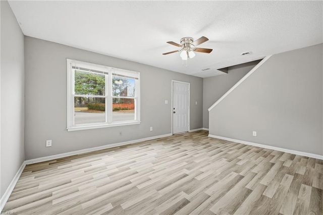 3965 Holly Cove Dr, Chesapeake, VA 23321