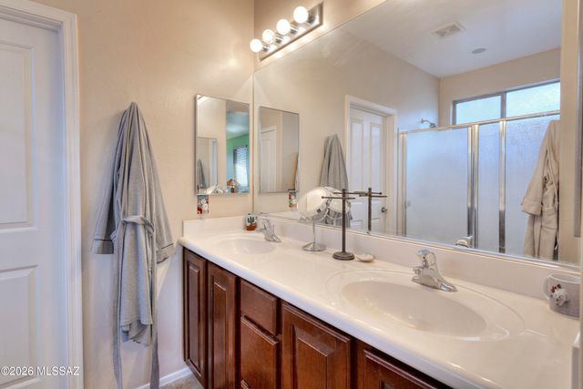 542 W Astruc Drive, Green Valley, AZ 85614