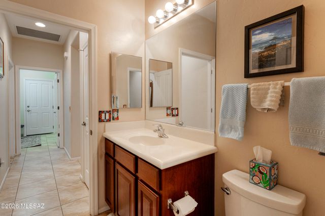 542 W Astruc Drive, Green Valley, AZ 85614