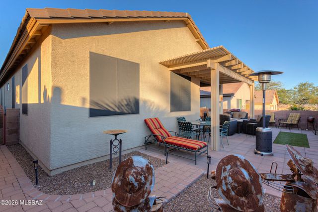 542 W Astruc Drive, Green Valley, AZ 85614