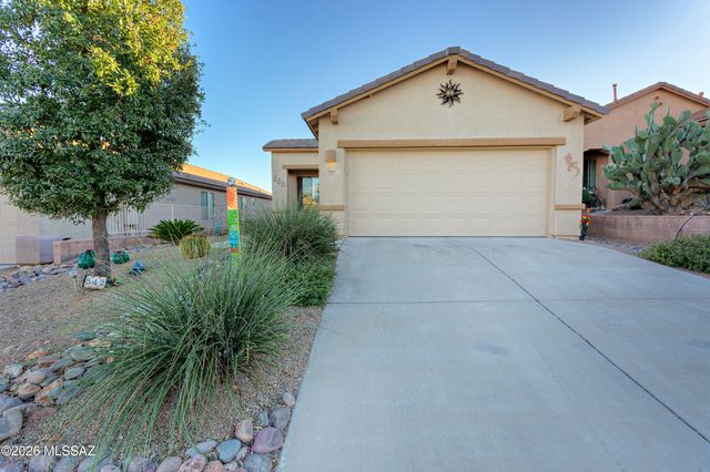 542 W Astruc Drive, Green Valley, AZ 85614
