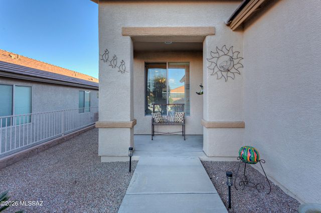 542 W Astruc Drive, Green Valley, AZ 85614